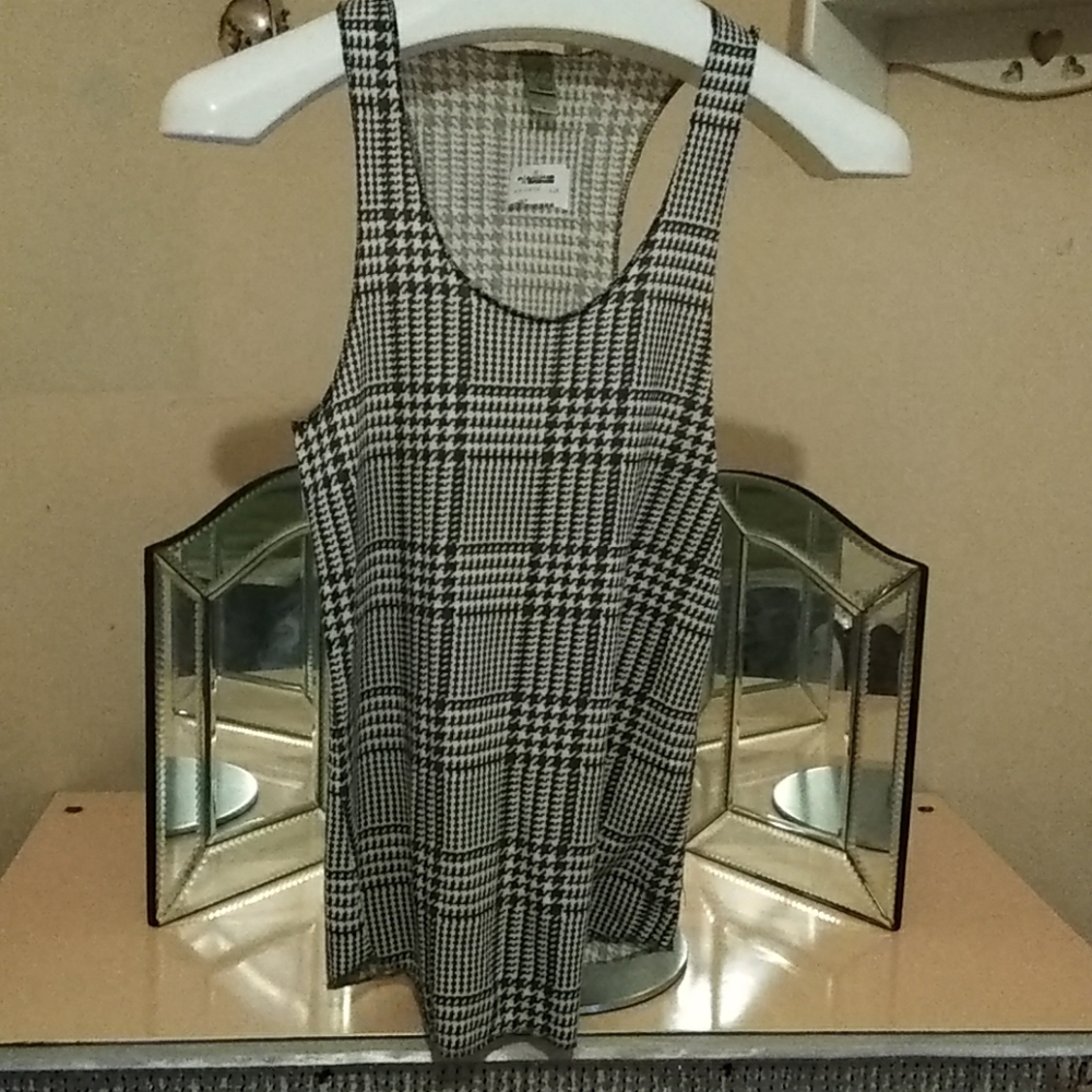 Lightweight Hounds Tooth Racerback Tank Top